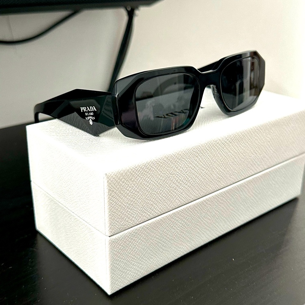 NEW Prada Sunglasses PR 17WS